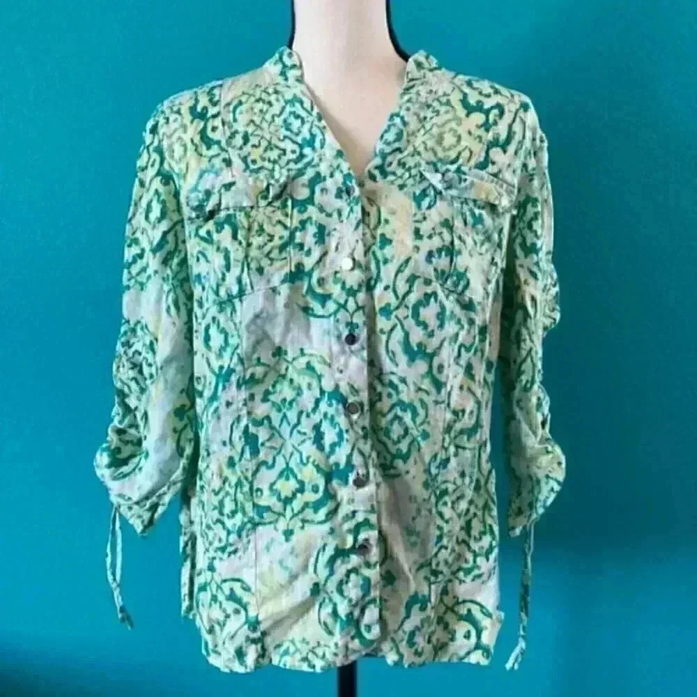 ⭐️ Jm collection blouse in size 8